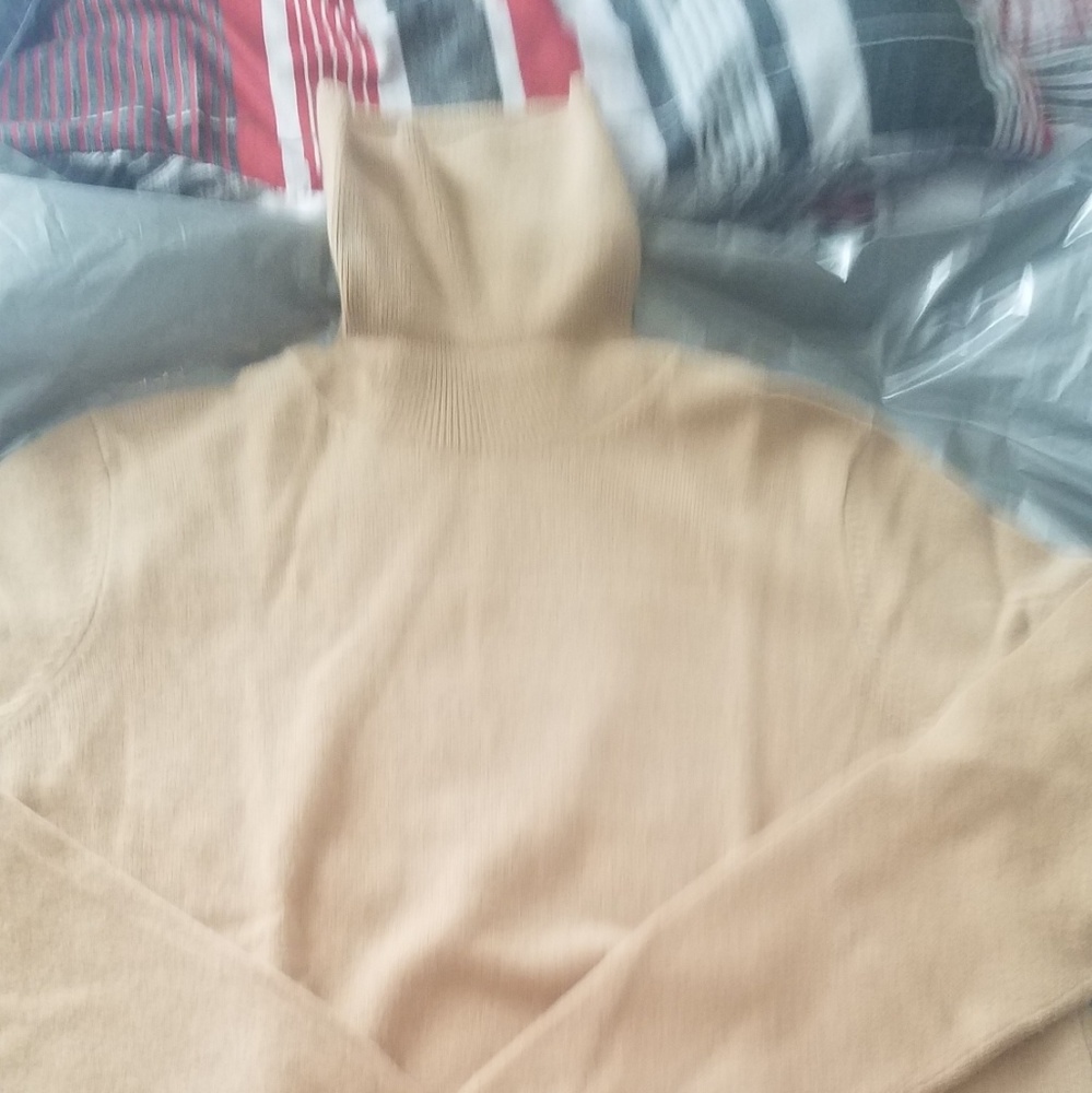 Cashmere sweaters - Picture 2 of 3